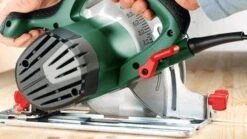 Bosch PKS 66 AF Cirkelzaag Met Geleiderail - 1600W - 0603502000 -Kwaliteit Gereedschapswinkel d3fc79ccb0adefba884a4003e8048bb2